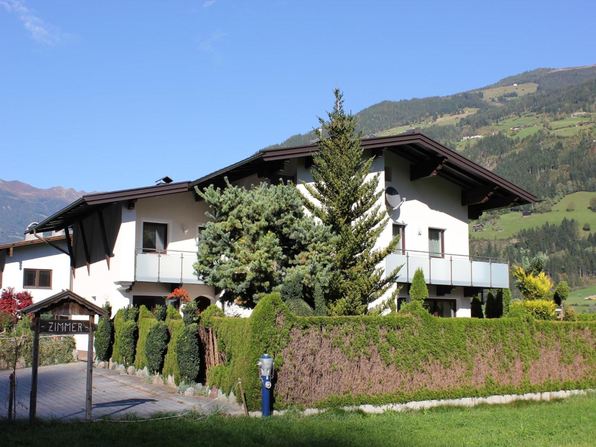 Cozy Apartment In Aschau Im Zillertal Near Ski Lift Eksteriør bilde
